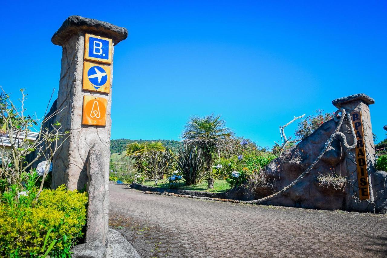 לינה וארוחת בוקר פואהסיטו Poas Paradise מראה חיצוני תמונה